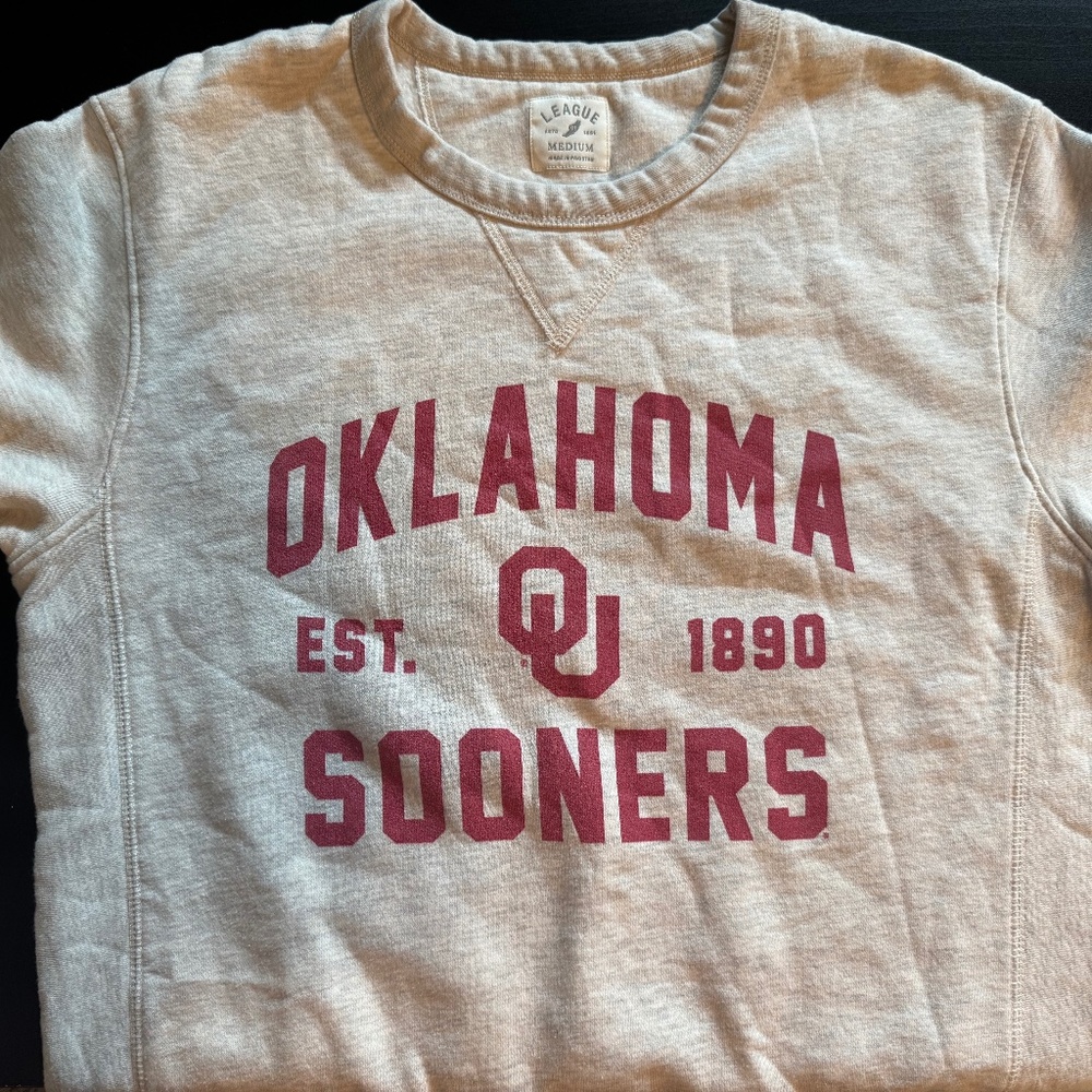 League ESTD-91 size medium Oklahoma Sooners sweatshirt